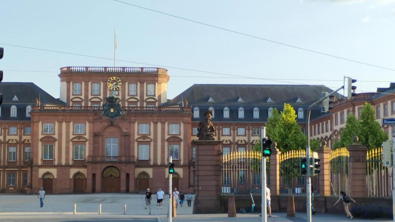 Апартаменты Mannheim Zentrum Stadthaus Zimmer 5 Экстерьер фото
